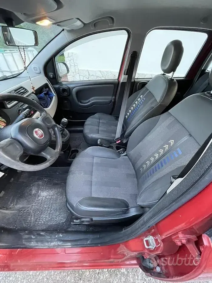 Usata Fiat Panda Lounge 85 CV (62 kW) 2013 Rosso Utilitaria