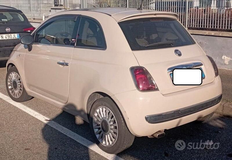 Beige pastello Usata 2013 Fiat 500 Lounge Due volumi | 5900 € (Super prezzo) - Immagine 1/4