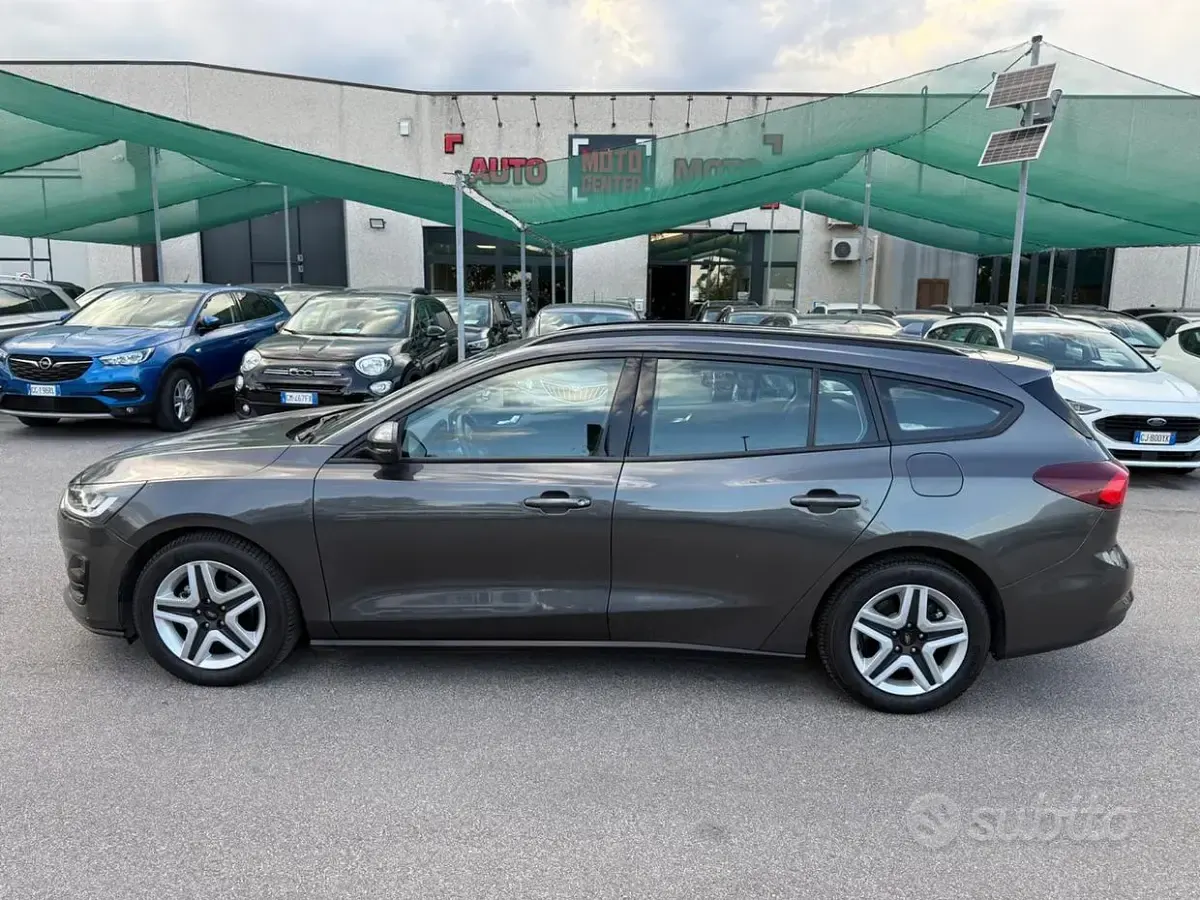 Usata Ford Focus Business Edition 120 CV (88 kW) 2023 Grigio Station wagon