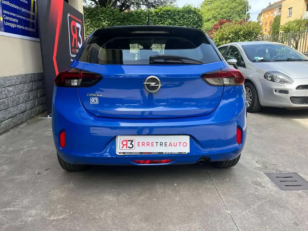 Usata Opel Corsa Elegance 75 CV (55 kW) 2023 Blu/azzurro Utilitaria