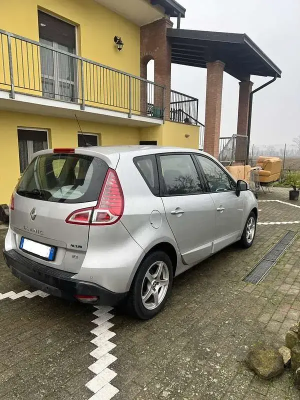 Usata Renault Scénic III Luxe 110 CV (80 kW) 2010 Monovolume