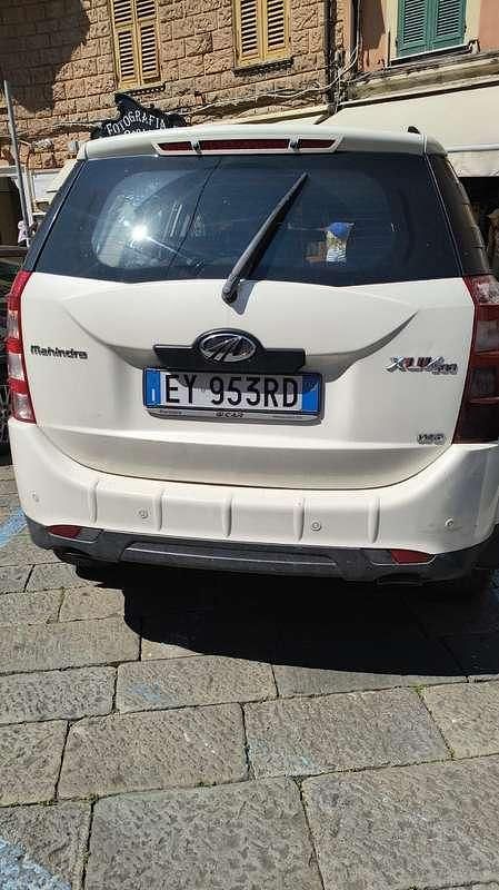 Usata Mahindra XUV500 140 CV (102 kW) 2015 Bianco SUV