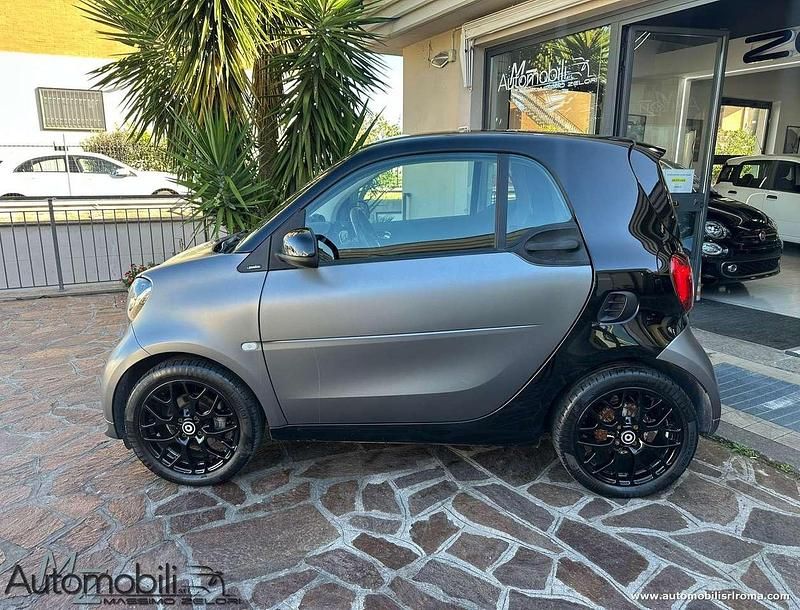 Usata Smart ForTwo Coupé Superpassion 71 CV (52 kW) 2019 Grigio Utilitaria