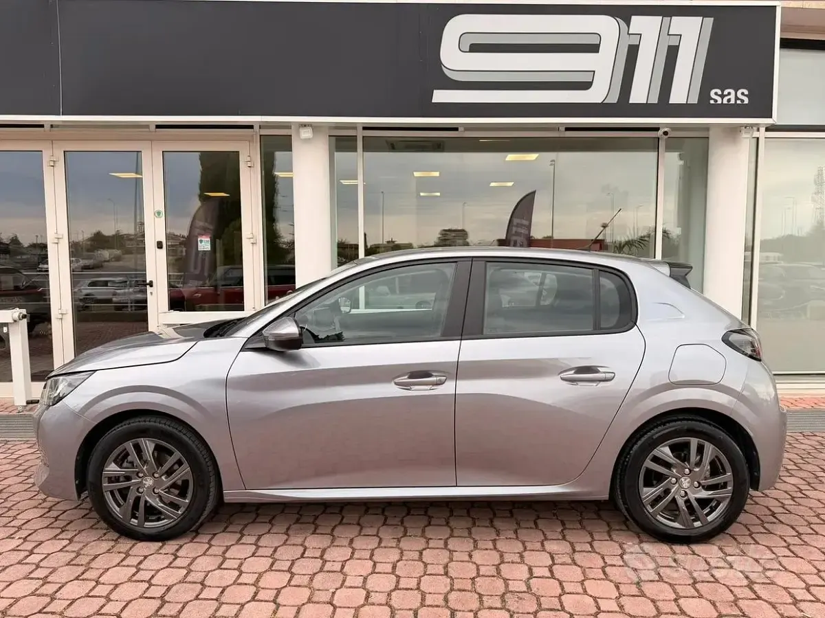 Usata Peugeot 208 GT-line 102 CV (75 kW) 2021 Grigio Utilitaria