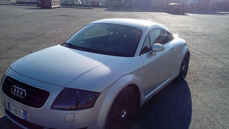 Usata Audi TT Ambiente 190 CV (139 kW) 2005 Argento Coupé