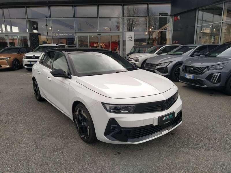 Artkis white Nuova 2024 Opel Astra GSe Tre volumi | 34.950 € (Molto cara) - Immagine 1/4