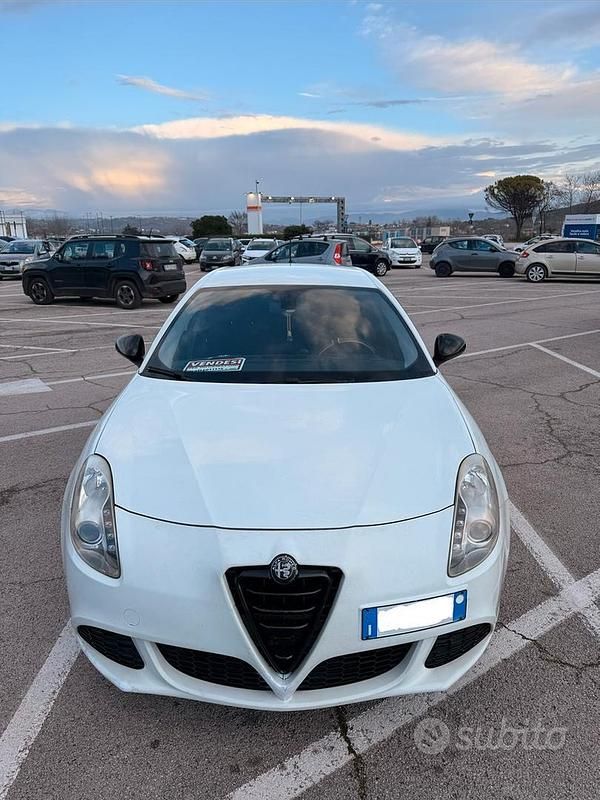 Usata Alfa Romeo Giulietta Progression 105 CV (77 kW) 2011 Bianco Utilitaria