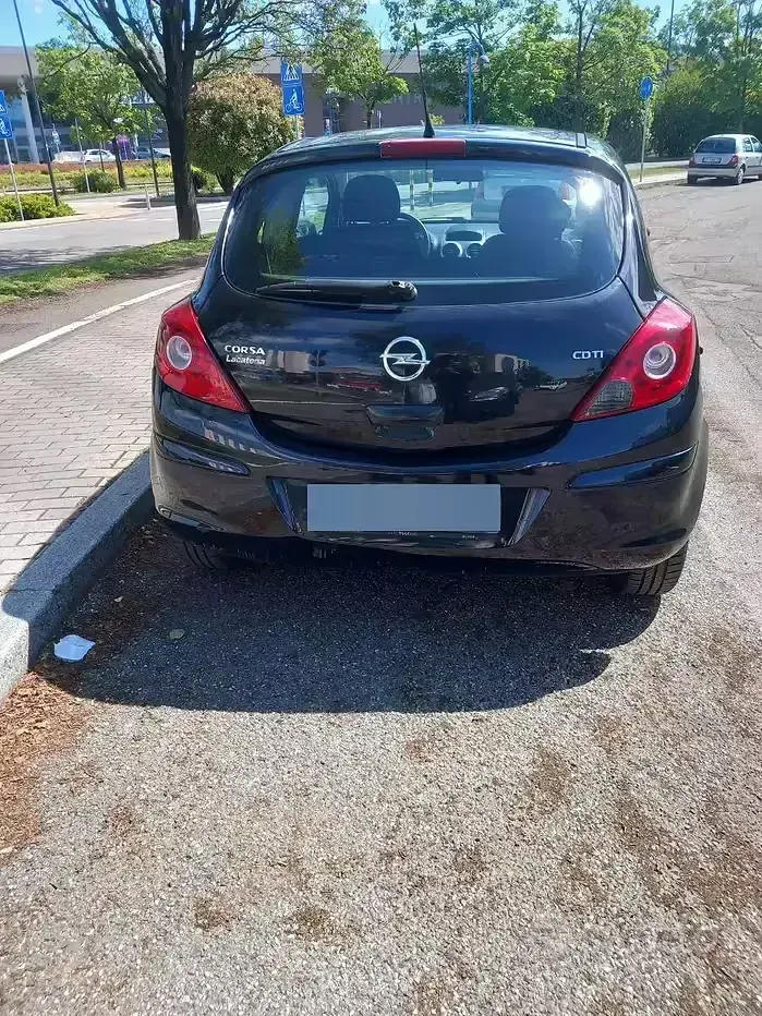 Usata Opel Corsa 75 CV (55 kW) 2011 Nero Utilitaria
