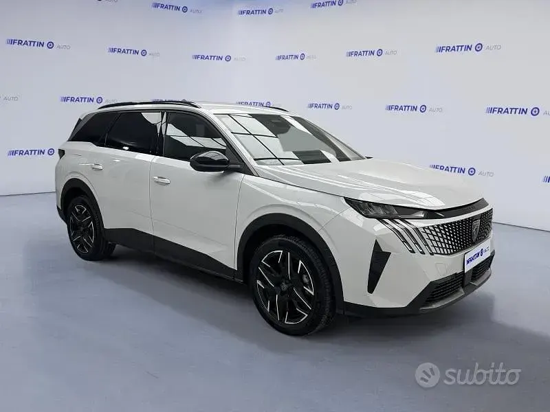 Usata Peugeot 5008 Allure 196 CV (144 kW) 2025 Bianco SUV