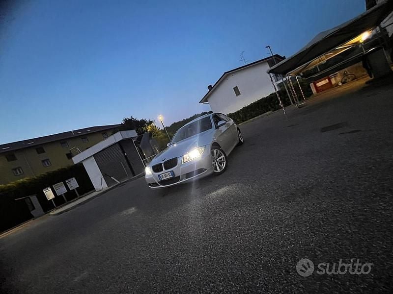 Usata BMW 318 143 CV (105 kW) 2008 Grigio Berlina
