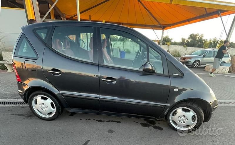 Usata Mercedes A170 95 CV (69 kW) 2000 Nero Monovolume