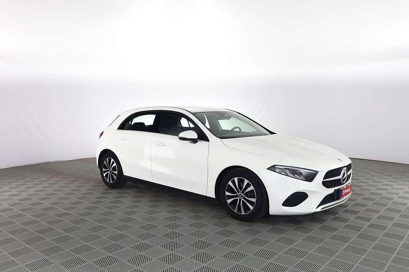Usata Mercedes A180 Advanced 116 CV (85 kW) 2024 Bianco polare Berlina