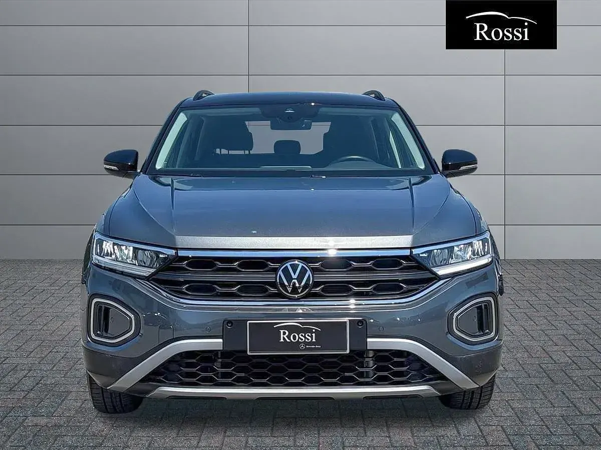 Usata VW T-Roc Life 150 CV (110 kW) 2023 Grigio medio metallizzato SUV
