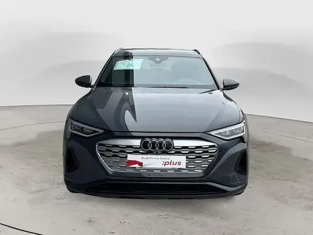 Usata Audi Q8 e-tron Advanced Plus 250 kW (340 CV) 2024 Grigio magnete SUV