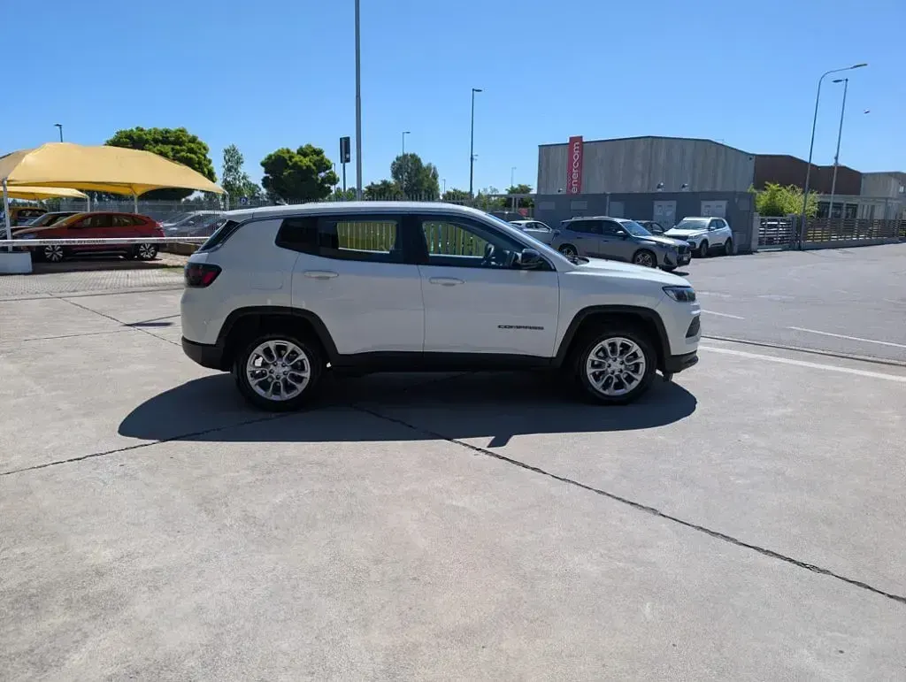 Usata Jeep Compass 131 CV (96 kW) 2024 Bianco / pastello SUV