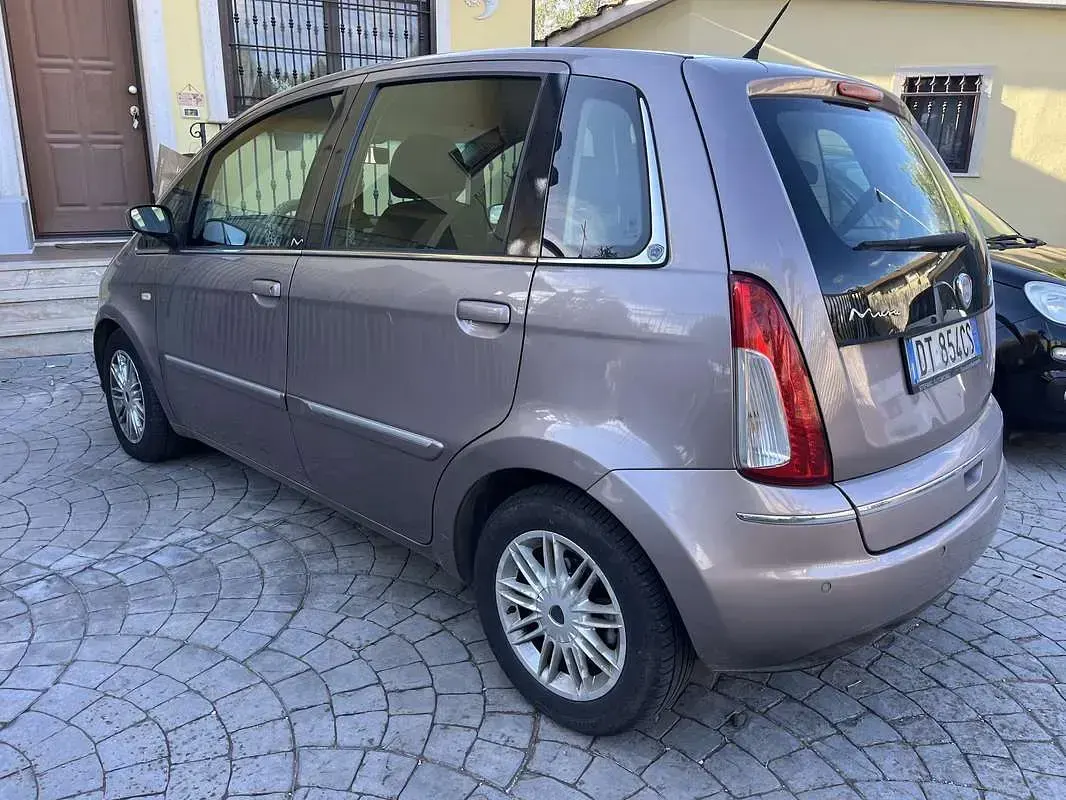 Usata Lancia Musa 120 CV (88 kW) 2008 Monovolume