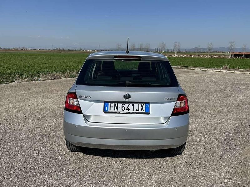 Usata Skoda Fabia Executive 75 CV (55 kW) 2017 Grigio Berlina