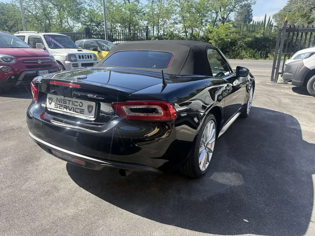 Usata Fiat 124 Spider Lusso 140 CV (102 kW) 2017 Nero Cabrio