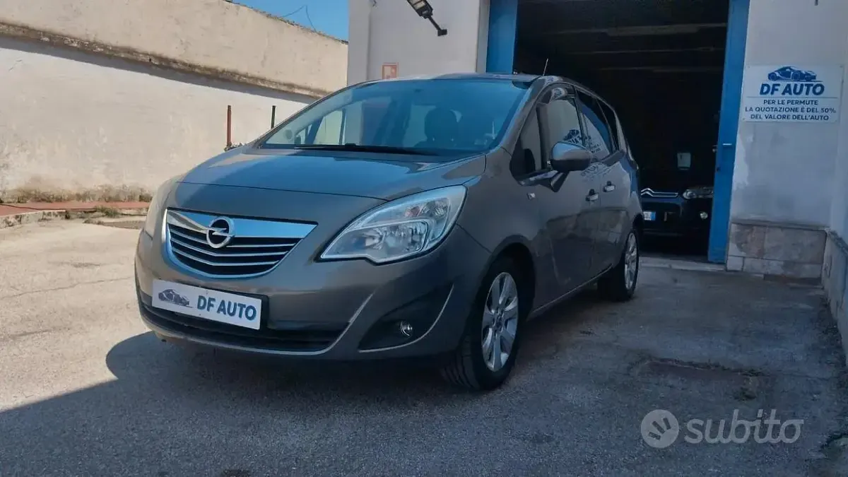 Usata Opel Meriva 95 CV (69 kW) 2011 Grigio Monovolume