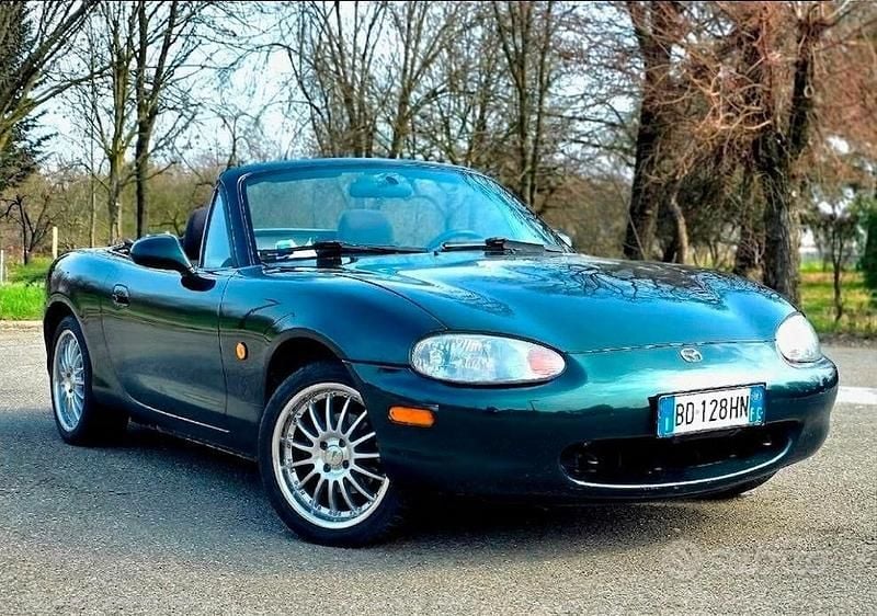Usata Mazda MX5 110 CV (80 kW) 1999 Verde Cabrio