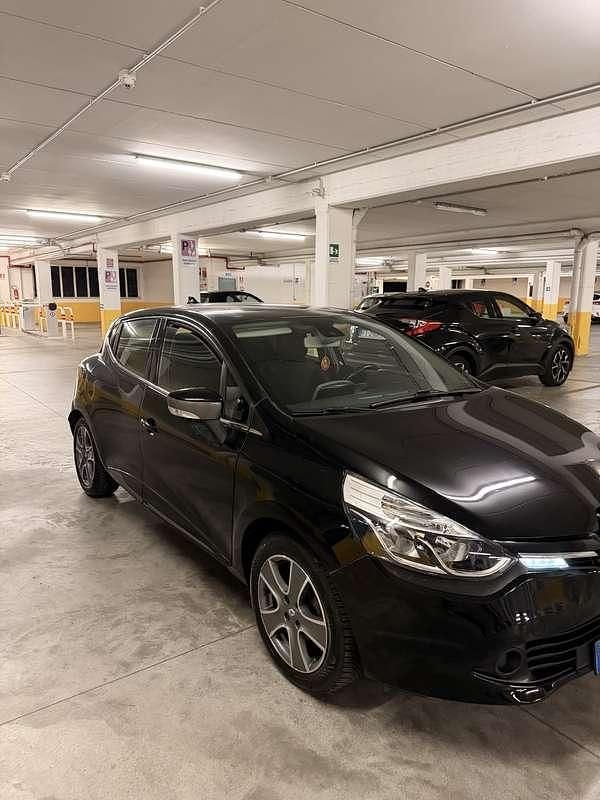 Usata Renault Clio IV Collection 75 CV (55 kW) 2015 Berlina
