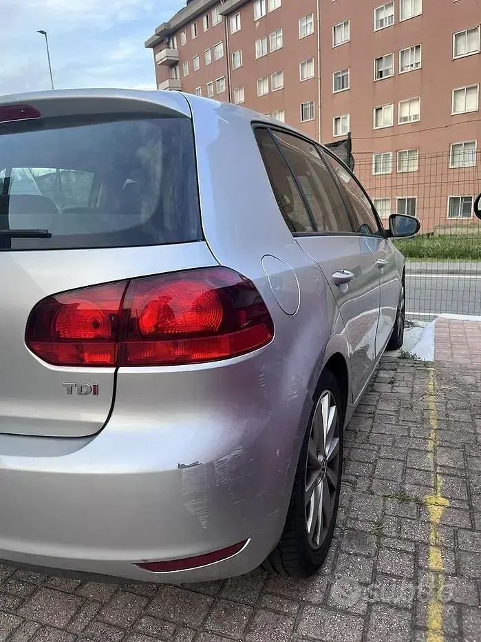 Usata VW Golf VI Highline 105 CV (77 kW) 2011 Grigio Utilitaria