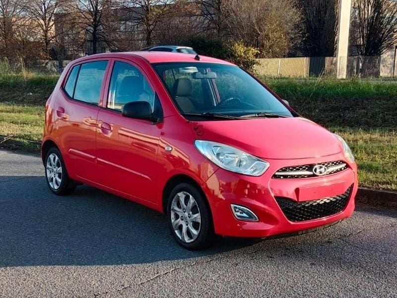 Rosso Usata 2011 Hyundai i10 Due volumi | 3990 € (Buon prezzo) - Immagine 1/4