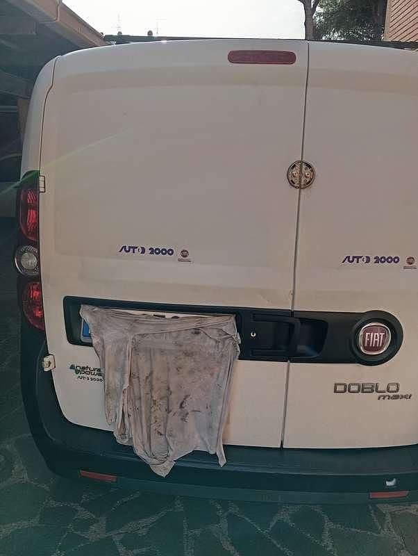 Usata Fiat Doblò 90 CV (66 kW) 2012 Bianco Monovolume