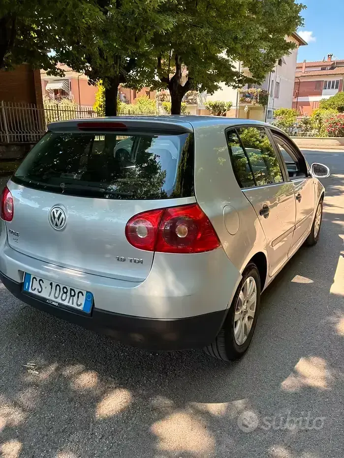 Usata VW Golf IV 105 CV (77 kW) 2005 Grigio Berlina