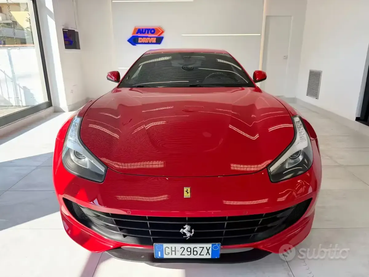 Usata Ferrari GTC4Lusso 610 CV (448 kW) 2017 Rosso Station wagon