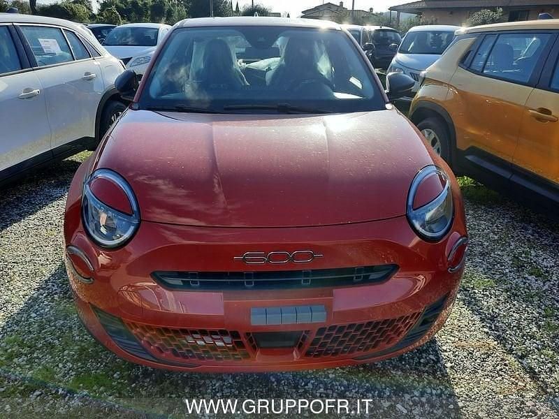 Gebraucht Fiat 600 110 PS (80 kW) 2024 Rot SUV