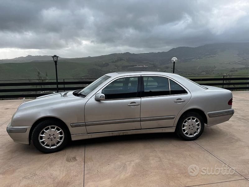 Usata Mercedes E270 Elegance 170 CV (125 kW) 2000