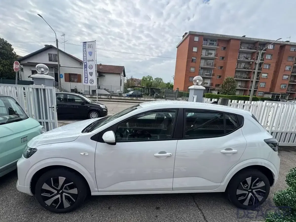 Nuova Dacia Sandero Expression 101 CV (74 kW) 2026 Bianco Utilitaria