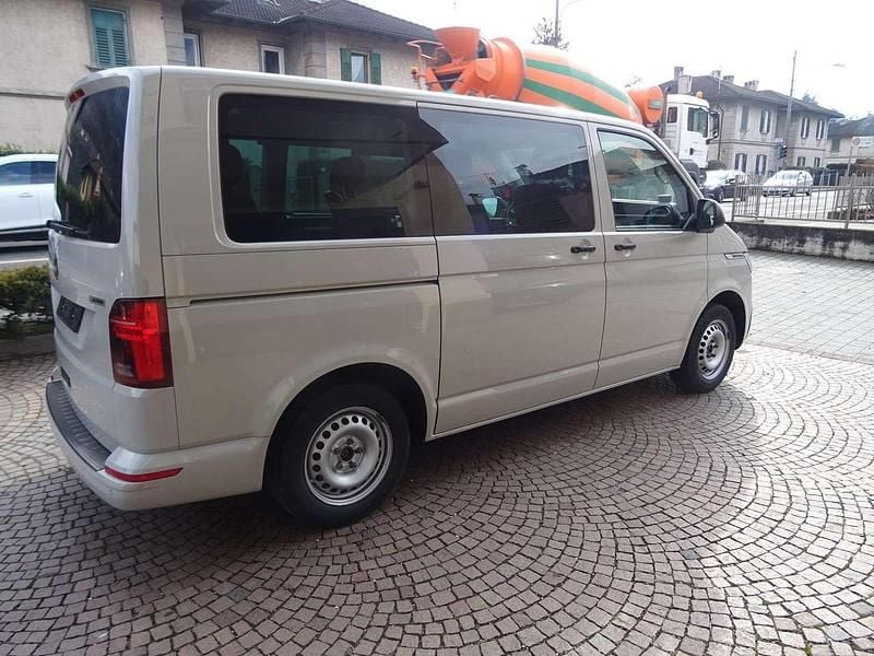 Usata VW Multivan 150 CV (110 kW) 2022 Ascot grey Furgone