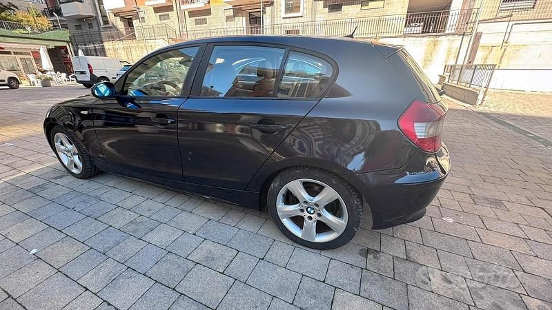Usata BMW 120 163 CV (119 kW) 2005 Blu Utilitaria