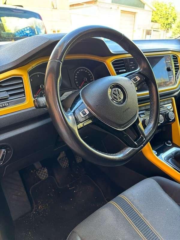 Usata VW T-Roc Style 116 CV (85 kW) 2019 Oro SUV