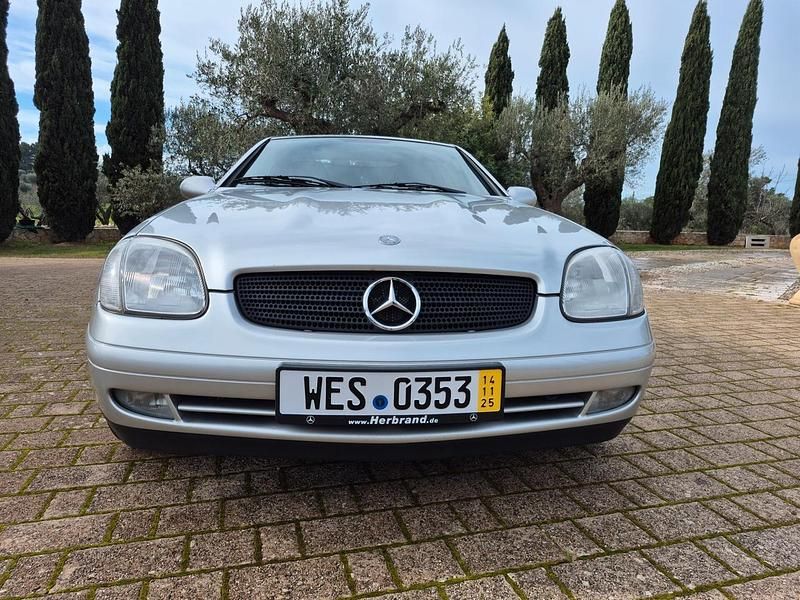 Usata Mercedes SLK200 136 CV (100 kW) 1999 Argento Cabrio