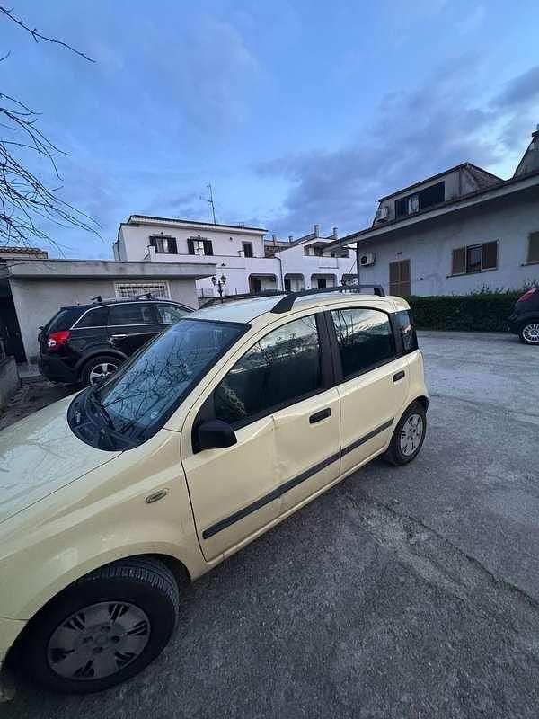 Usata Fiat Panda Dynamic 60 CV (44 kW) 2004 Giallo Utilitaria
