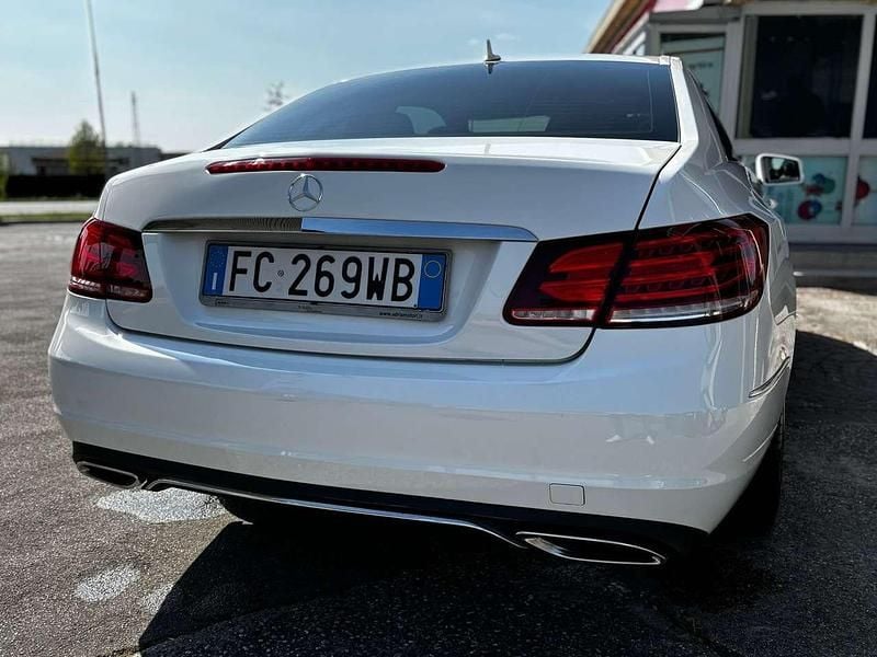 Usata Mercedes E220 Premium 170 CV (125 kW) 2016 Other Coupé