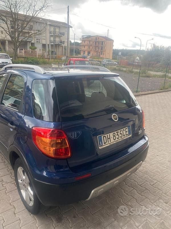 Usata Fiat Sedici 120 CV (88 kW) 2007 Blu SUV