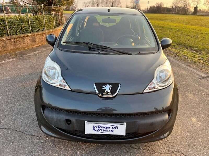 Usata Peugeot 107 68 CV (50 kW) 2007 Grigio Utilitaria