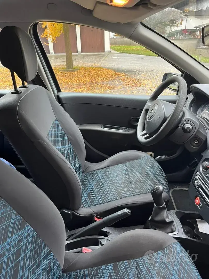 Usata Renault Clio 58 CV (42 kW) 2007 Grigio Utilitaria