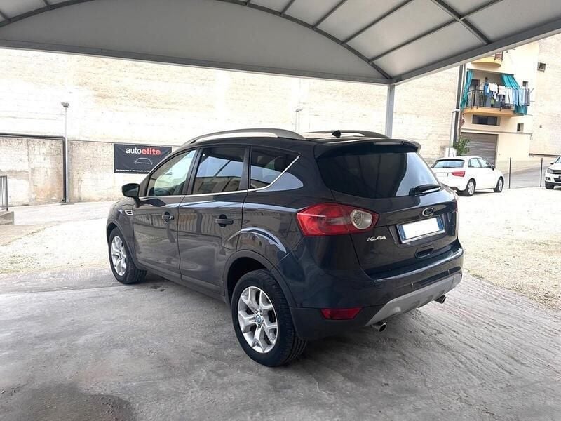 Usata Ford Kuga 140 CV (102 kW) 2012 Grigio SUV