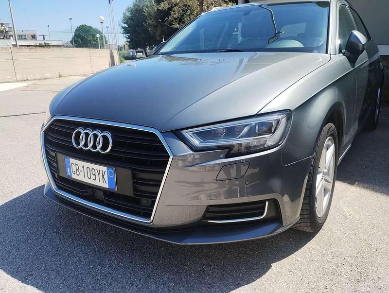 Usata Audi A3 Ambiente 131 CV (96 kW) 2019 Grigio Berlina