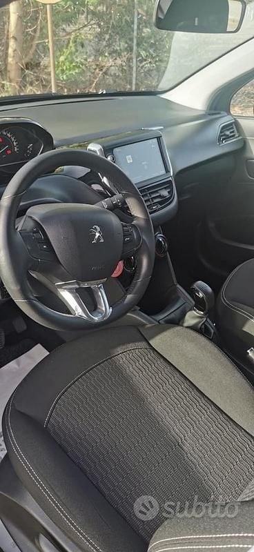 Usata Peugeot 208 75 CV (55 kW) 2017 Blu Utilitaria
