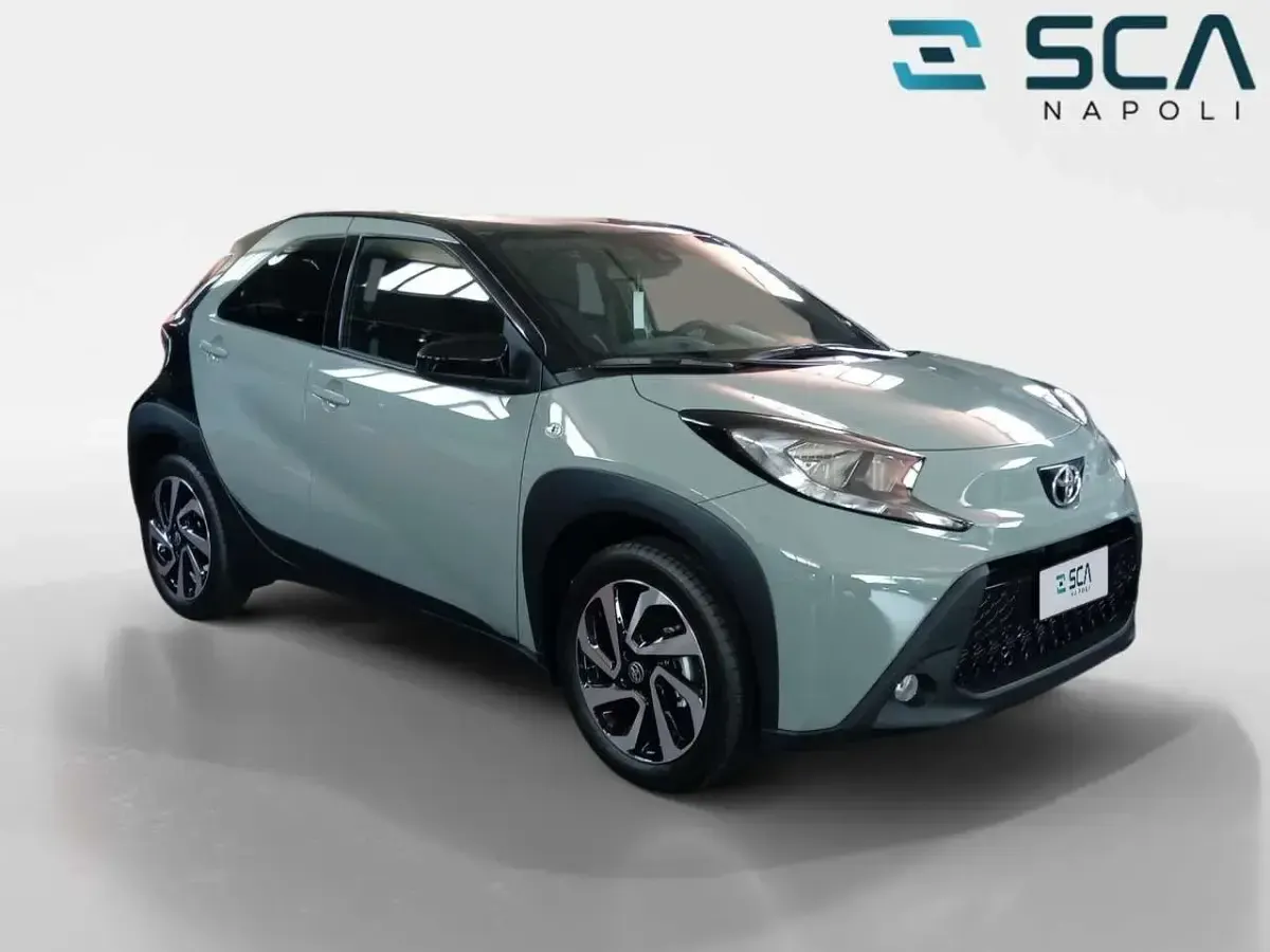 Nuova Toyota Aygo X Trend 72 CV (52 kW) 2025 Verde SUV