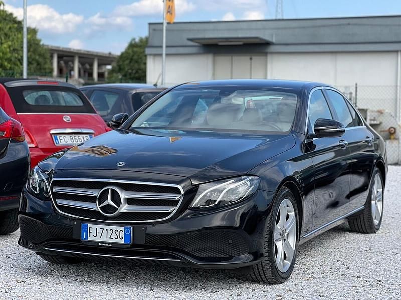 Usata Mercedes E350 Premium 258 CV (189 kW) 2017 Nero Berlina