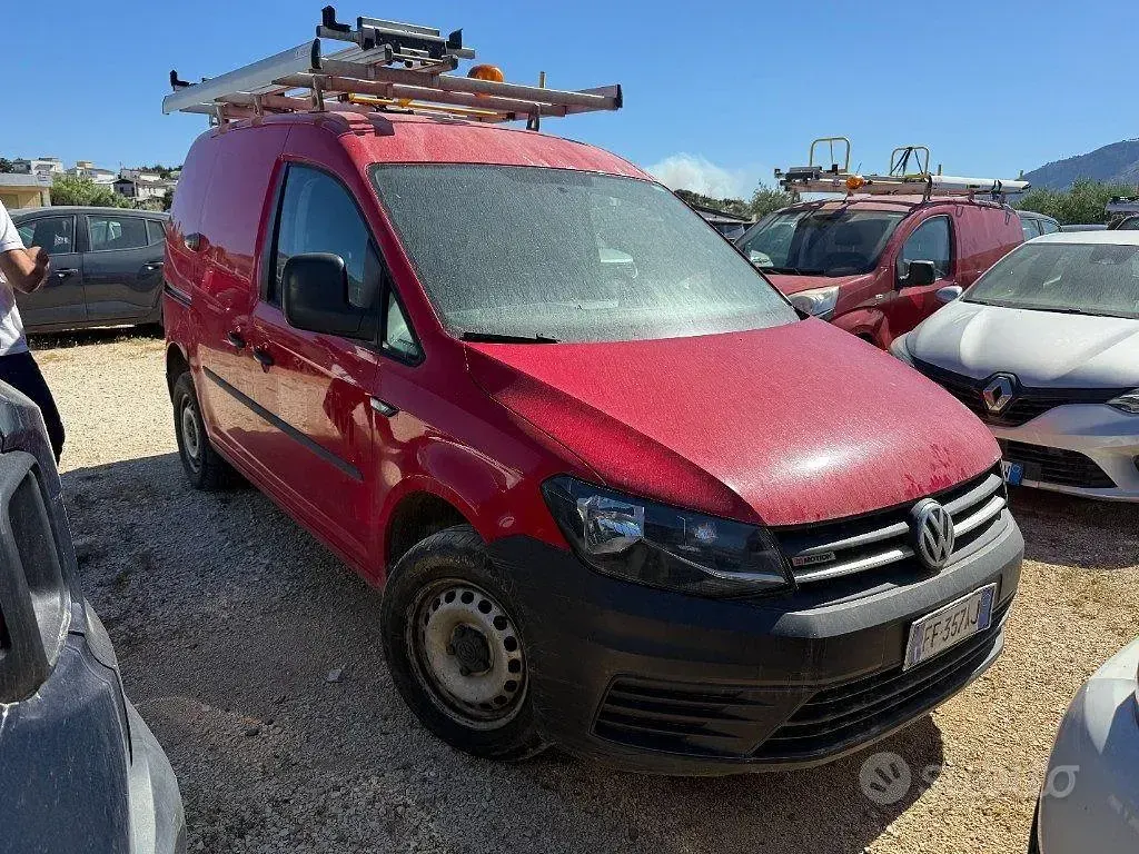 Usata VW Caddy 110 CV (80 kW) 2016 Rosso Monovolume