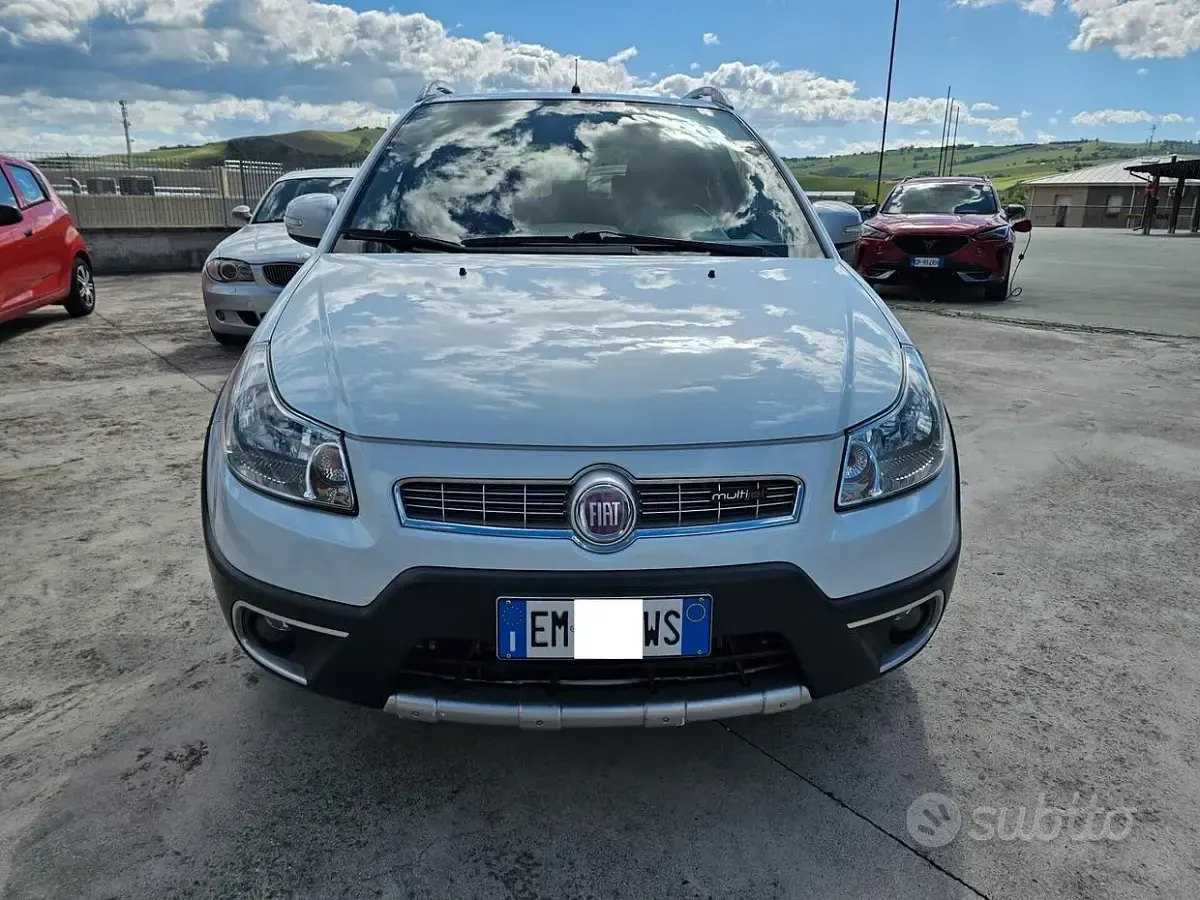 Usata Fiat Sedici Emotion 135 CV (99 kW) 2012 Bianco SUV