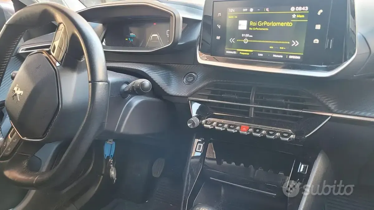 Usata Peugeot 2008 Allure 110 CV (80 kW) 2021 Grigio SUV